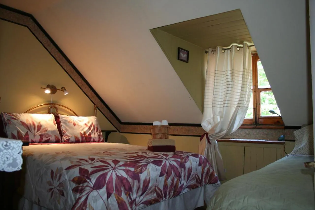 Gite A L'Augustine Quebec City Bed & Breakfast