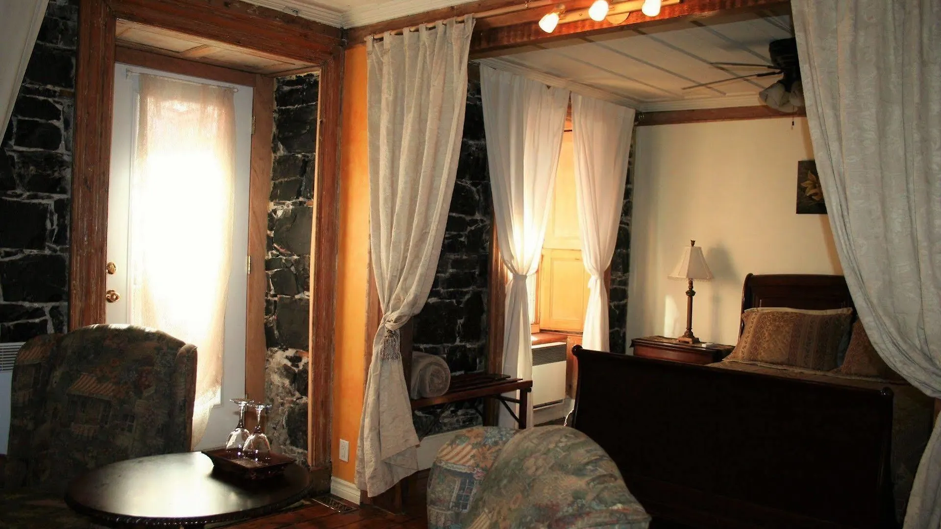 Gite A L'Augustine Quebec City
